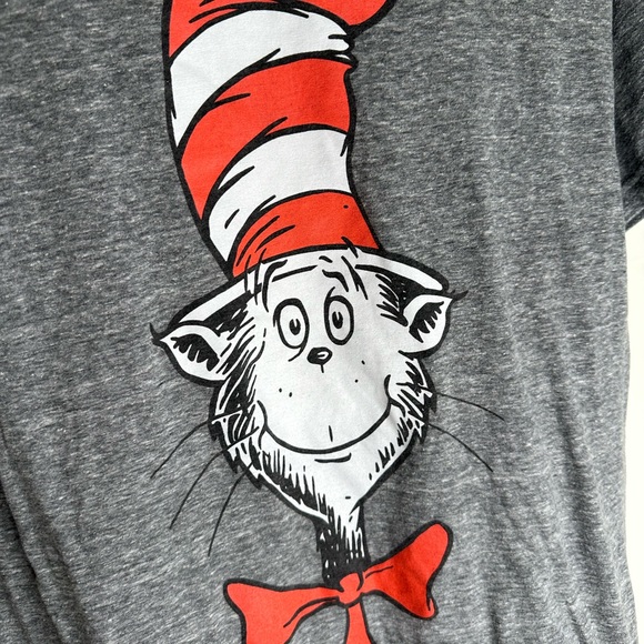 Lot of  DR. SEUSS CAT IN THE HAT TEE Size Small and Pen great teacher gift - Picture 2 of 9